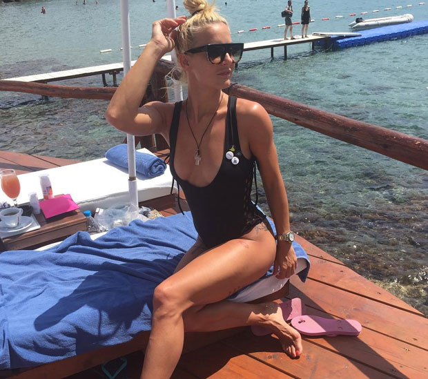 Капитену Милици фале пси